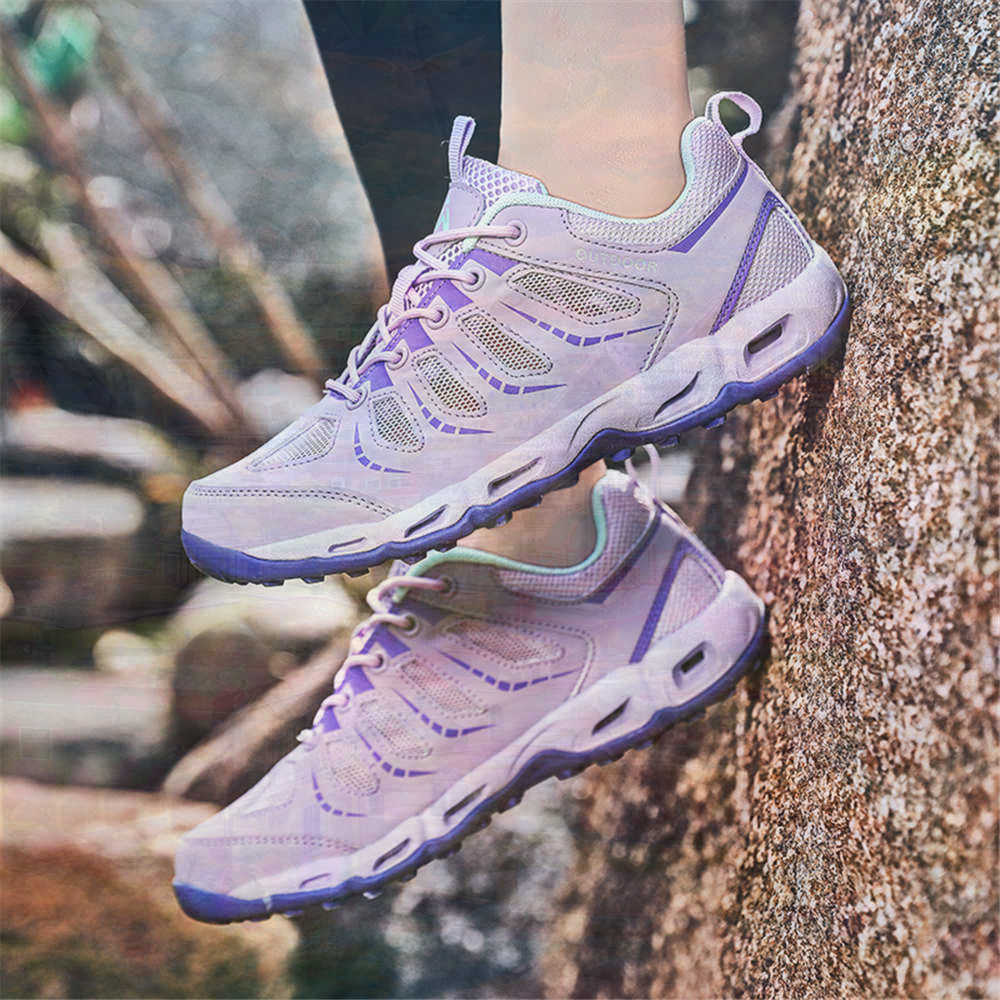 Sumer Round Tip Silver Sneaker - đánh giá và giá Vintage Fashion Center